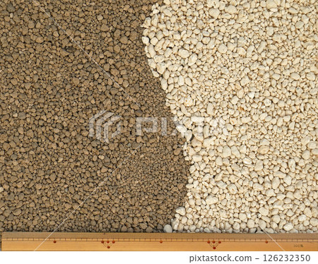 Photos of Akadama soil and Kanuma soil, which are basic gardening soils Photos of Akadama soil and Kanuma soil, which are basic gardening soils 126232350
