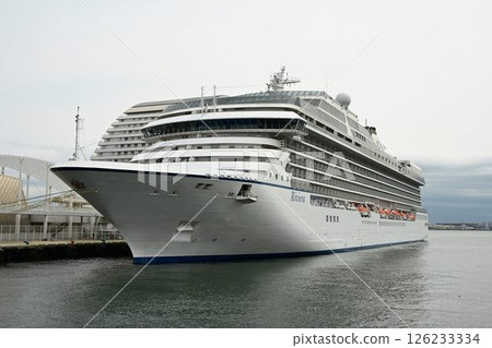 Kobe Port Cruise Ship Oceania Riviera RIVIERA Kobe Port Cruise Ship Oceania Riviera RIVIERA 126233334