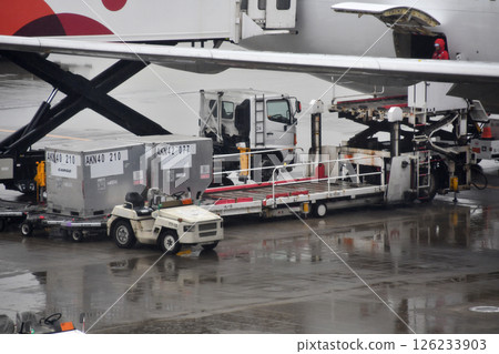 拖拉機+手推車和皮帶裝載機_02 126233903