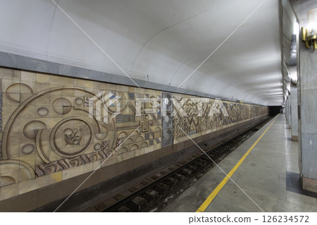 the Tinchlik station on Ozbekiston Line . Tashkent metro built in the former USSR, opening in 1977, and the fi 126234572