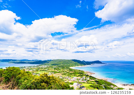 奄美大島的喀山嶺（眺望兩海的山丘）的絕美景色【奄美的自然景觀】 126235159