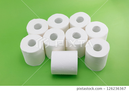 綠色背景衛生紙 126236367