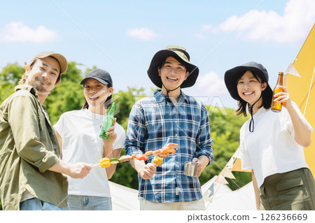 男性和女性燒烤 126236669