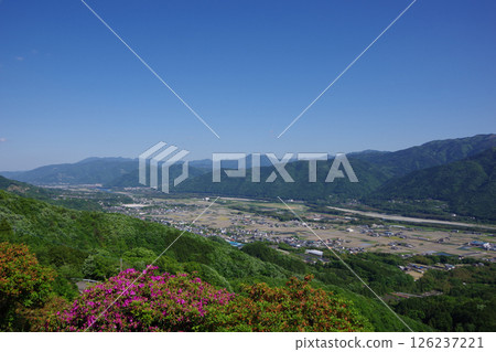 從德島縣三好市健康交流之林眺望美濃町和美馬市 126237221