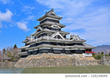 Matsumoto Castle, Chubu region, Japan's oldest castle, seen against the blue sky from Matsumoto Castle Park, Matsumoto City, Nagano Prefecture (2) 126238049