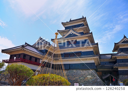 Matsumoto Castle, Chubu Region - A view of Matsumoto Castle from the ruins of the Honmaru Palace, a place that the samurai of the Warring States period would have looked up at - Matsumoto City, Nagano Prefecture (1) 126240258