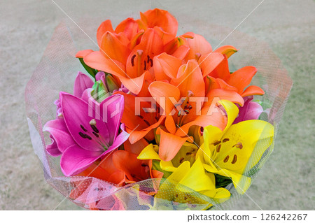 Lily bouquet 126242267