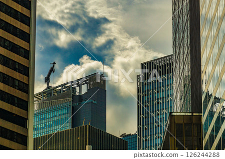 摩天大樓和藍天（香港） 126244288