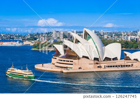 從海港大橋上看雪梨歌劇院 126247745