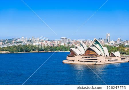 從海港大橋上看雪梨歌劇院 126247753
