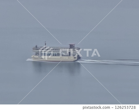 A sightseeing boat operating on Lake Hamana 126253728