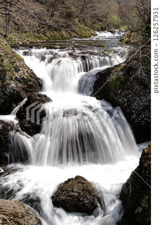 初春的山海瀑布 初春的山海瀑布 126257931