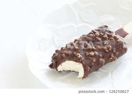澳洲堅果巧克力冰淇淋棒 澳洲堅果巧克力冰淇淋棒 126258627