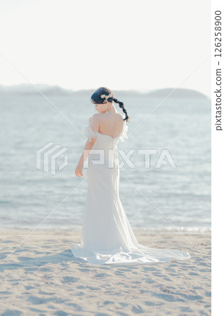 Bridal portrait in soft light 126258900