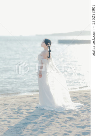 Bridal portrait in soft light 126258905