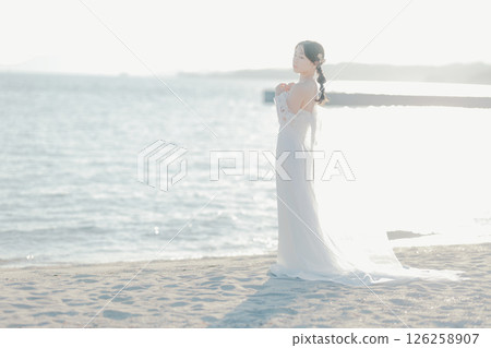Bridal portrait in soft light 126258907