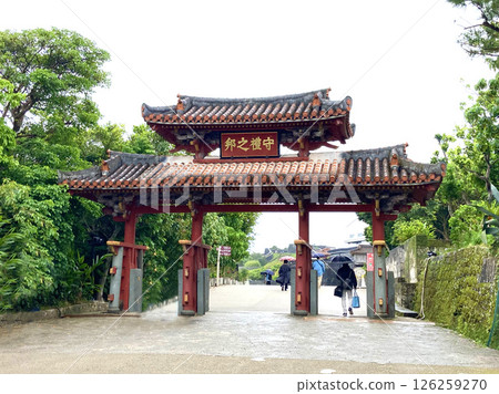 Shuri Castle, Shureimon Gate (Naha City, Okinawa Prefecture) 126259270