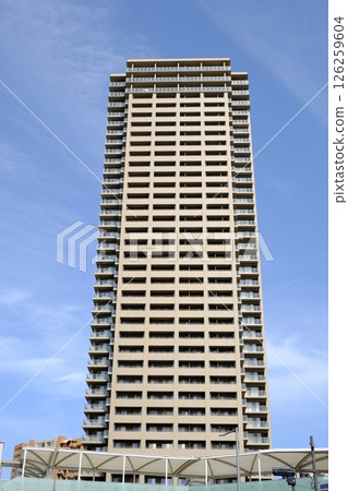 Tower apartment in Korien, Neyagawa City, Osaka Prefecture 126259604