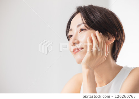 中年婦女美麗形象 126260763