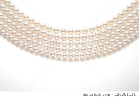 Pearl necklace 126261131