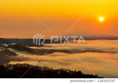 美幌嶺的朝陽、斜里山和雲海 126262597