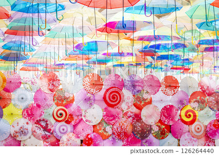 福島縣豬苗代町香草園色彩繽紛的“雨傘天空” 福島縣豬苗代町香草園色彩繽紛的“雨傘天空” 126264440