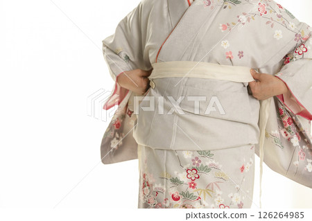 Japanese clothing, steps to wearing a kimono Wearing a kimono 126264985