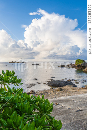 南島的海灘和升起的雲朵 126265192