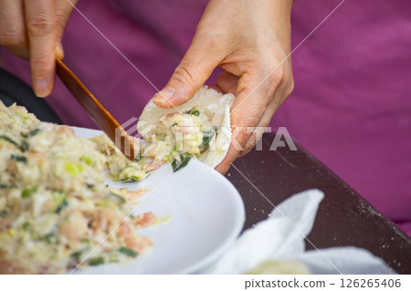 Handmade soup dumplings, Delicious 126265406