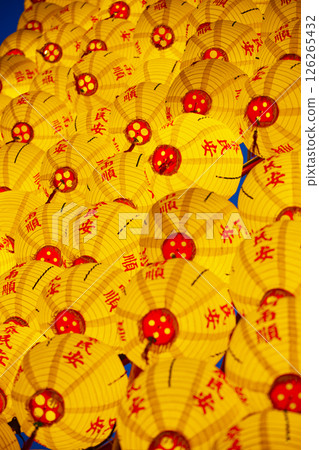 Yellow lantern formation, light of hope 126265432