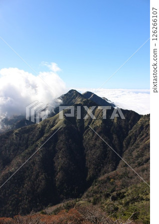 《雲海中的石錘》石錘山、備森 《雲海中的石錘》石錘山、備森 126266107