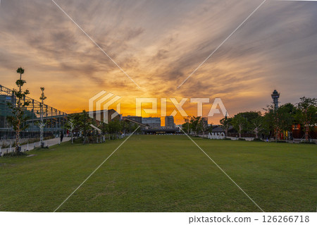 夕陽下的天芝和通天閣 夕陽下的天芝和通天閣 126266718