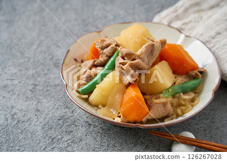 豬肉馬鈴薯泥(牛肉和馬鈴薯)|日本家庭烹飪的主食 豬肉馬鈴薯泥(牛肉和馬鈴薯)|日本家庭烹飪的主食 126267028