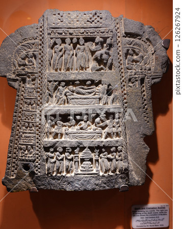 巴基斯坦白沙瓦博物館展出的佛陀生平浮雕，是犍陀羅的戰略要地 126267924