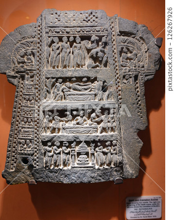 巴基斯坦白沙瓦博物館展出的佛陀生平浮雕，是犍陀羅的戰略要地 126267926