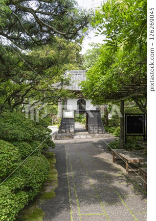 East gate of Ryutanji Temple (Hamamatsu City) 126269045