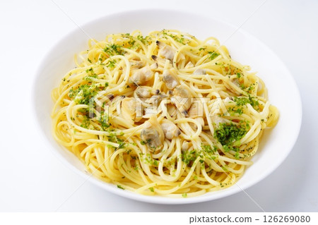 Clams spaghetti 126269080