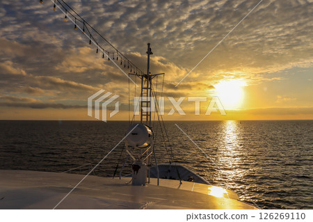 Spectacular view of the sunset and horizon from a cruise ship in Miyakojima 126269110