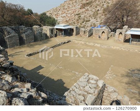 塔克西拉附近的莫赫拉莫拉杜寺遺址,塔克西拉是巴基斯坦犍陀羅東部的一個戰略要地 塔克西拉附近的莫赫拉莫拉杜寺遺址,塔克西拉是巴基斯坦犍陀羅東部的一個戰略要地 126270900