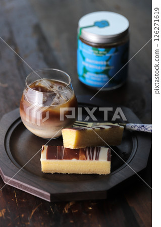 Baumkuchen and iced tea 126271619