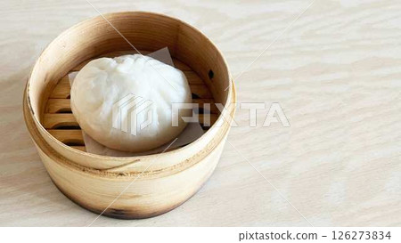 竹蒸籠裡的蒸饅頭(右邊距) 竹蒸籠裡的蒸饅頭(右邊距) 126273834