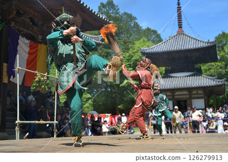 Chokoji Temple: Demon-chasing dance: Four demons dancing with torches 126279913