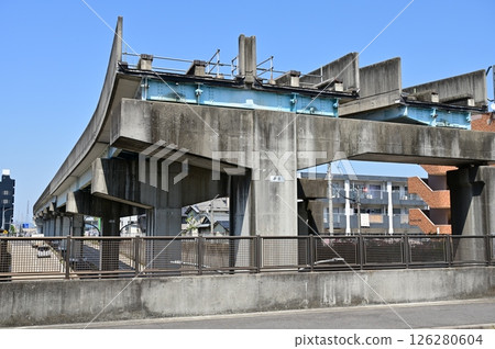 Peach Liner rails being removed near Meitetsu Komaki Station 126280604