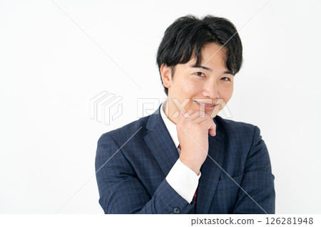Businessman plotting 126281948
