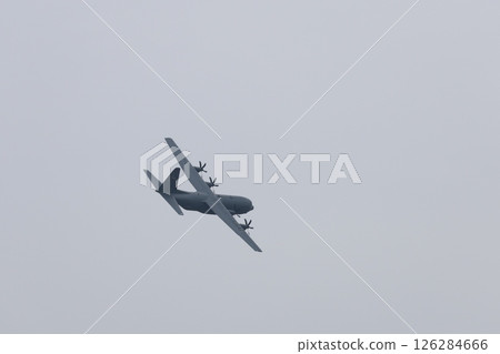 起飛的飛機 起飛的飛機 126284666