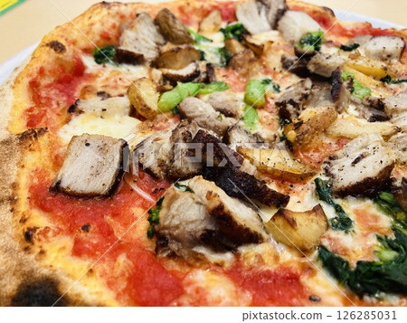 Pizza (tender pork belly and seasonal vegetables in tomato sauce) 126285031