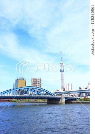 東京都墨田區東京晴空塔和駒形橋的風景 126286063