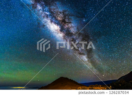 Hawaiian Holidays: Spectacular view of the Milky Way from Mauna Kea on the Big Island of Hawaii 126287034