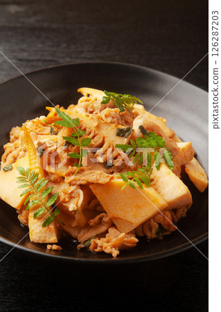 竹筍炒豬肉 126287203