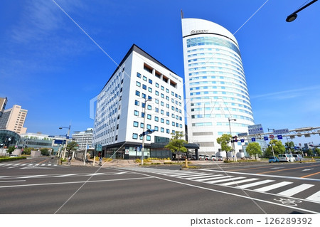 [Kagawa Prefecture] Sunport Takamatsu seen from the intersection in front of Takamatsu Station 126289392